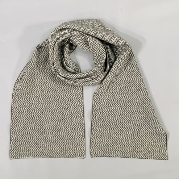 VINTAGE Grey White Zig Zag Knit Scarf - Picture 1 of 3